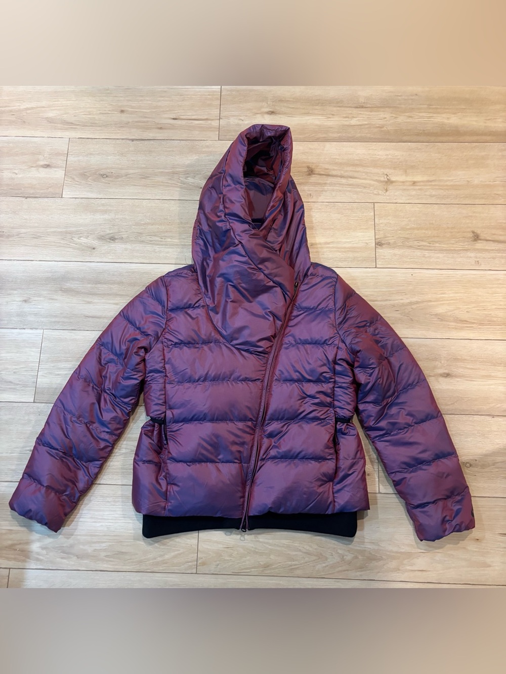 Women's Nike Asymmetric Down Puffer Jacket Iridescent Purple M 854767-609 Mint